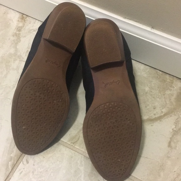 Black Booties - Vegan Leather - Picture 6 of 8